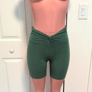 NWT VS PINK YOGA SHORTS SZ S